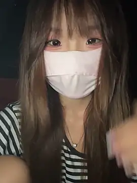 kkkkiiii-42 Show Webcam