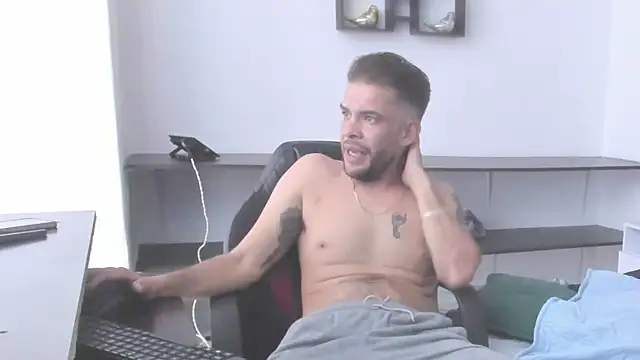 Mia_and_Erick Live XXX-Chat