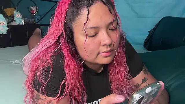 chilepinaaa's Webcam Show