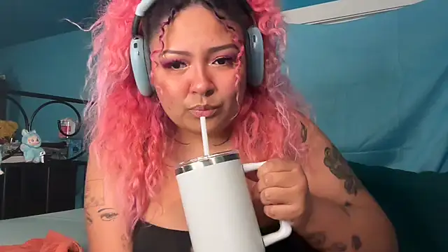 chilepinaaa Show in webcam