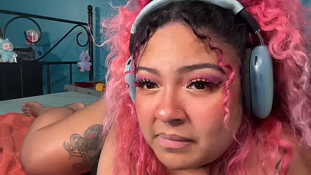 chilepinaaa's Webcam Show