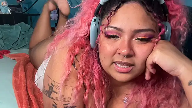 chilepinaaa Show in webcam