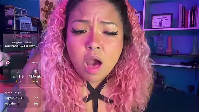 chilepinaaa's Webcam Show