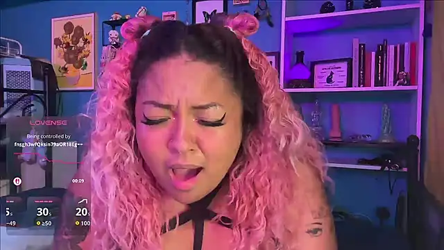 chilepinaaa's Webcam Show