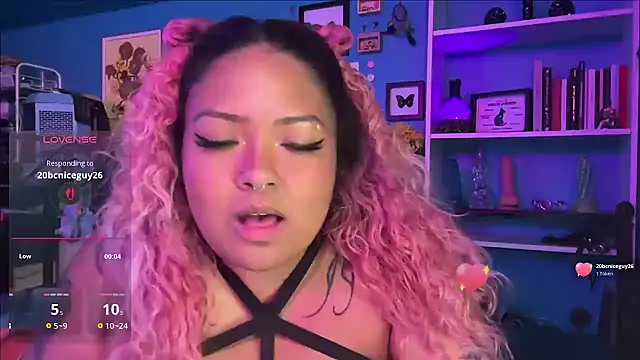 chilepinaaa Show Webcam