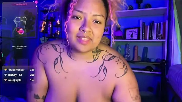 chilepinaaa's Webcam Show