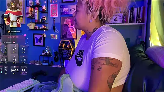 chilepinaaa's Webcam Show