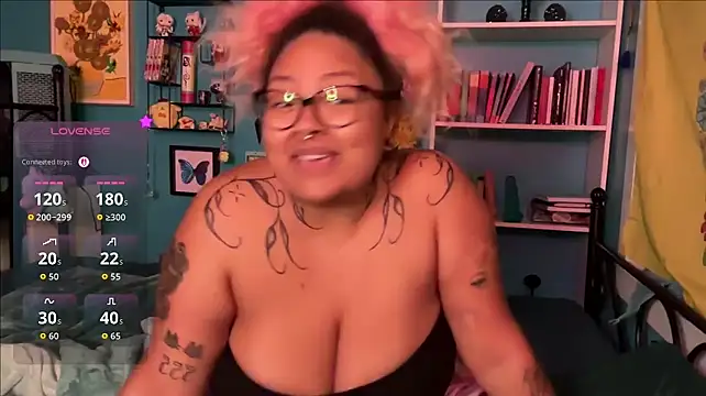 chilepinaaa Show in webcam