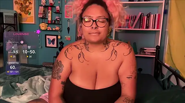 chilepinaaa's Webcam Show
