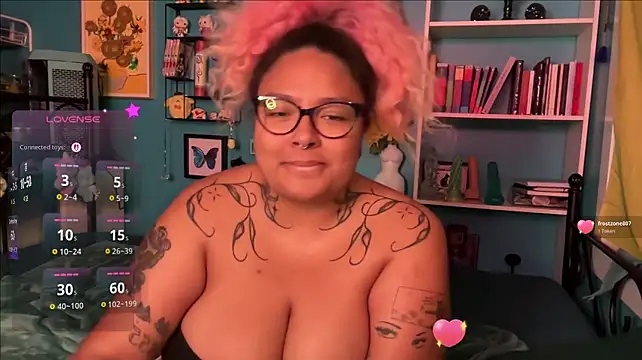 chilepinaaa's Webcam Show