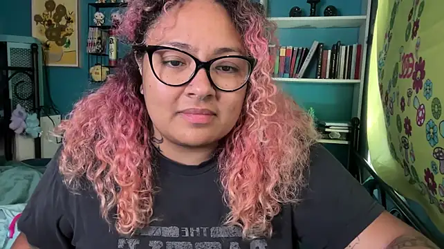 chilepinaaa's Webcam Show