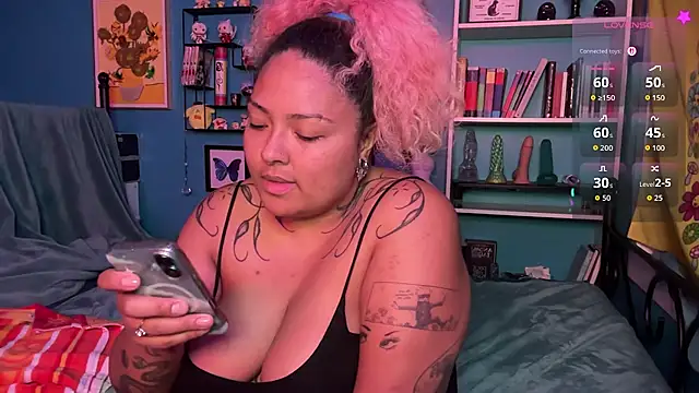 chilepinaaa's Webcam Show