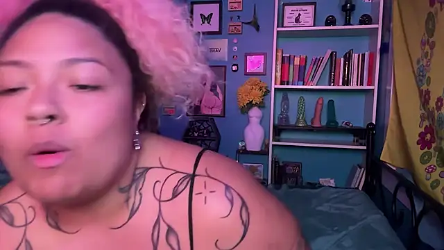 chilepinaaa's Webcam Show