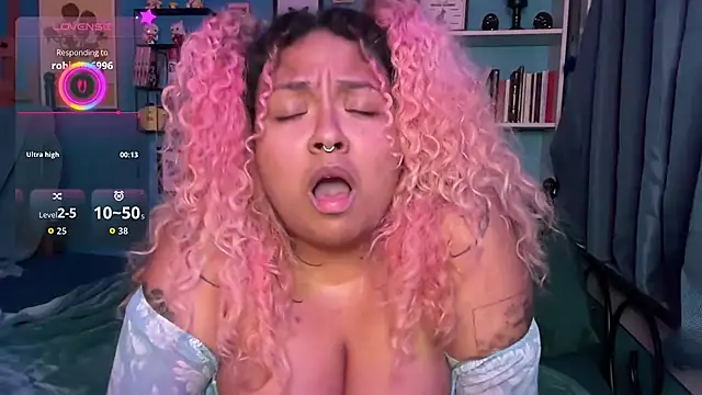 chilepinaaa's Webcam Show