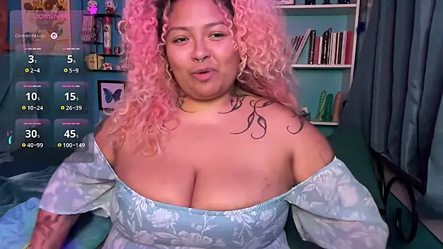 chilepinaaa's Webcam Show