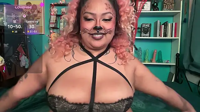 chilepinaaa Show in webcam