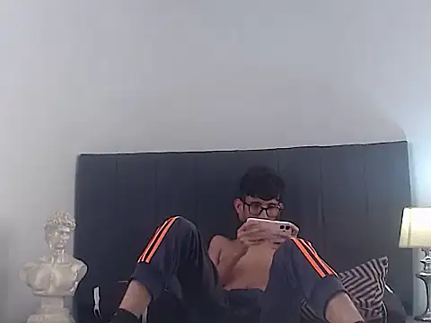 sasuke_bigcock Webcam show