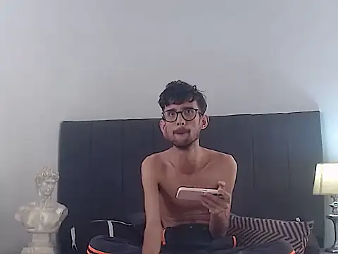 Pokazy przed kamerką – sasuke_bigcock