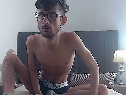 sasuke_bigcock: διαδικτυακό σόου στην κάμερα