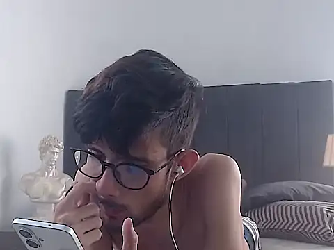 sasuke_bigcock Webcamshow