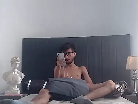sasuke_bigcock Webcamshow