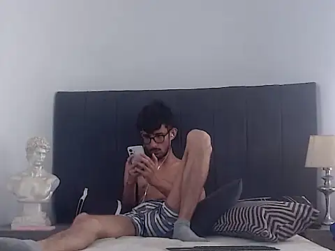 sasuke_bigcock Webcam-Show