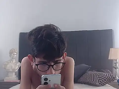 sasuke_bigcock: вебкам-шоу
