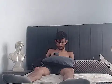 sasuke_bigcock's Live XXX Chat
