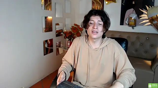 Marcoviolet webcam show