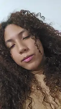 Show de lilith_isabella25 na webcam