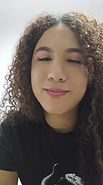 lilith_isabella25 网络视讯表演