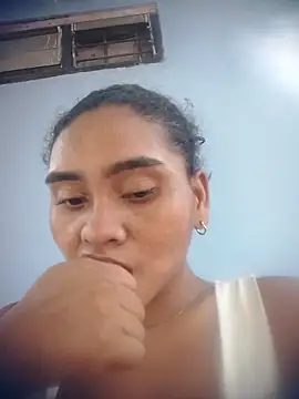 Lela-Chanel Adlı Modelin Canlı XXX Sohbeti