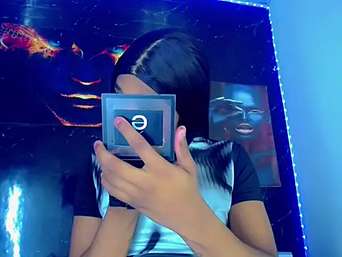 Webkamerová show SaramyBigcock