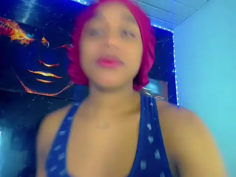 SaramyBigcock 网络视讯表演