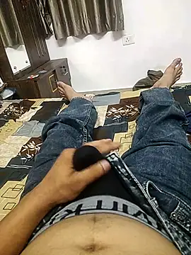 DarkPlayboy_aadi Show in webcam
