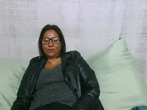 IndianSexyMilf69's Webcam Show