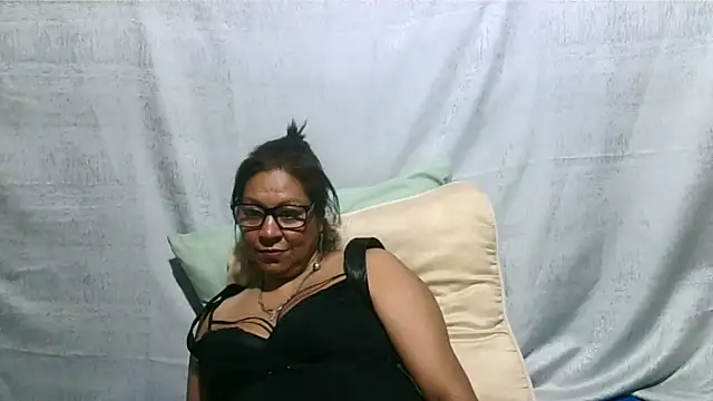 IndianSexyMilf69: вебкам-шоу