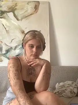 הופעת וובקאם של Ella_Bloom