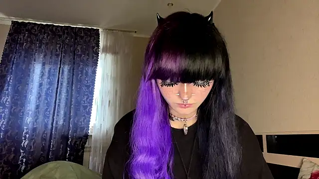 HolyCute's Webcam Show