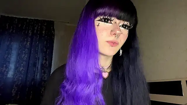 HolyCute's Webcam Show