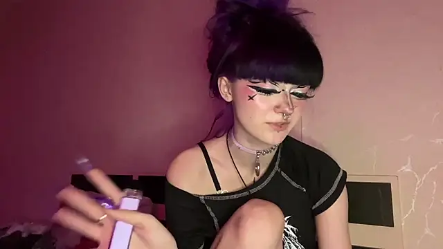 HolyCute's Webcam Show