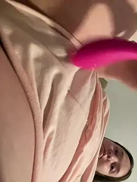 צ'אט XXX בשידור חי של SashaMoo