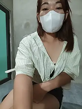 -Trinina- Adlı Modelin Canlı XXX Sohbeti