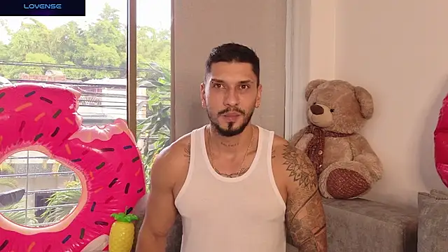 Seth_Vegaa Show in webcam