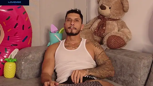 Show modela Seth_Vegaa na web-kameri