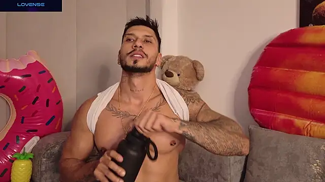 Seth_Vegaa: вебкам-шоу
