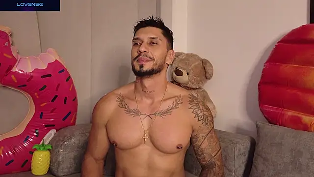 Seth_Vegaa Show in webcam