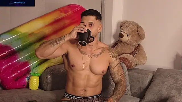 Show modela Seth_Vegaa na web-kameri