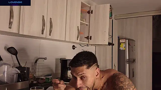 Show modela Seth_Vegaa na web-kameri