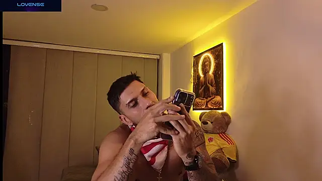 Show modela Seth_Vegaa na web-kameri